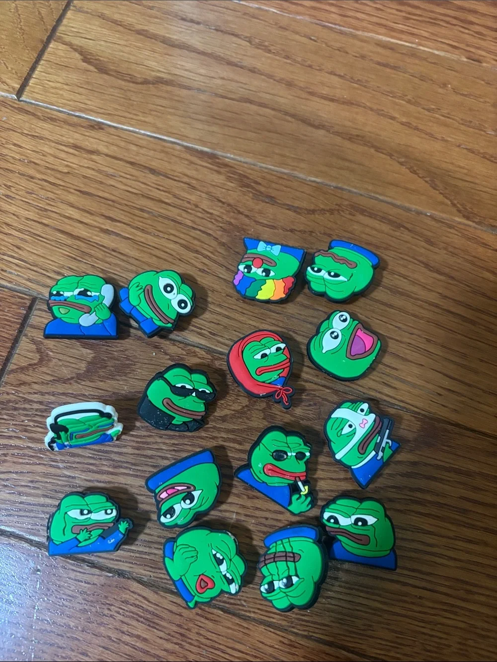 15 croc charms